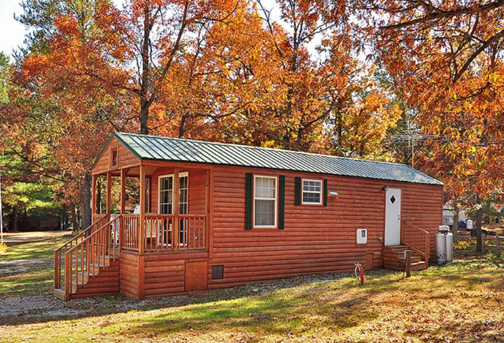 Arrowhead Camping Resort Deluxe Cabin 5 Douglas Center Exterior photo